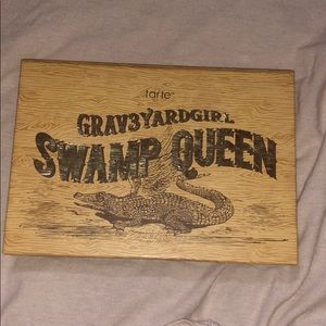 Trate swamp queen eyeshadow palate